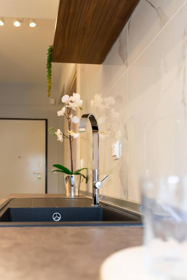 Cozy Modern Apartment Inside The City Center Thessaloniki Exterior foto